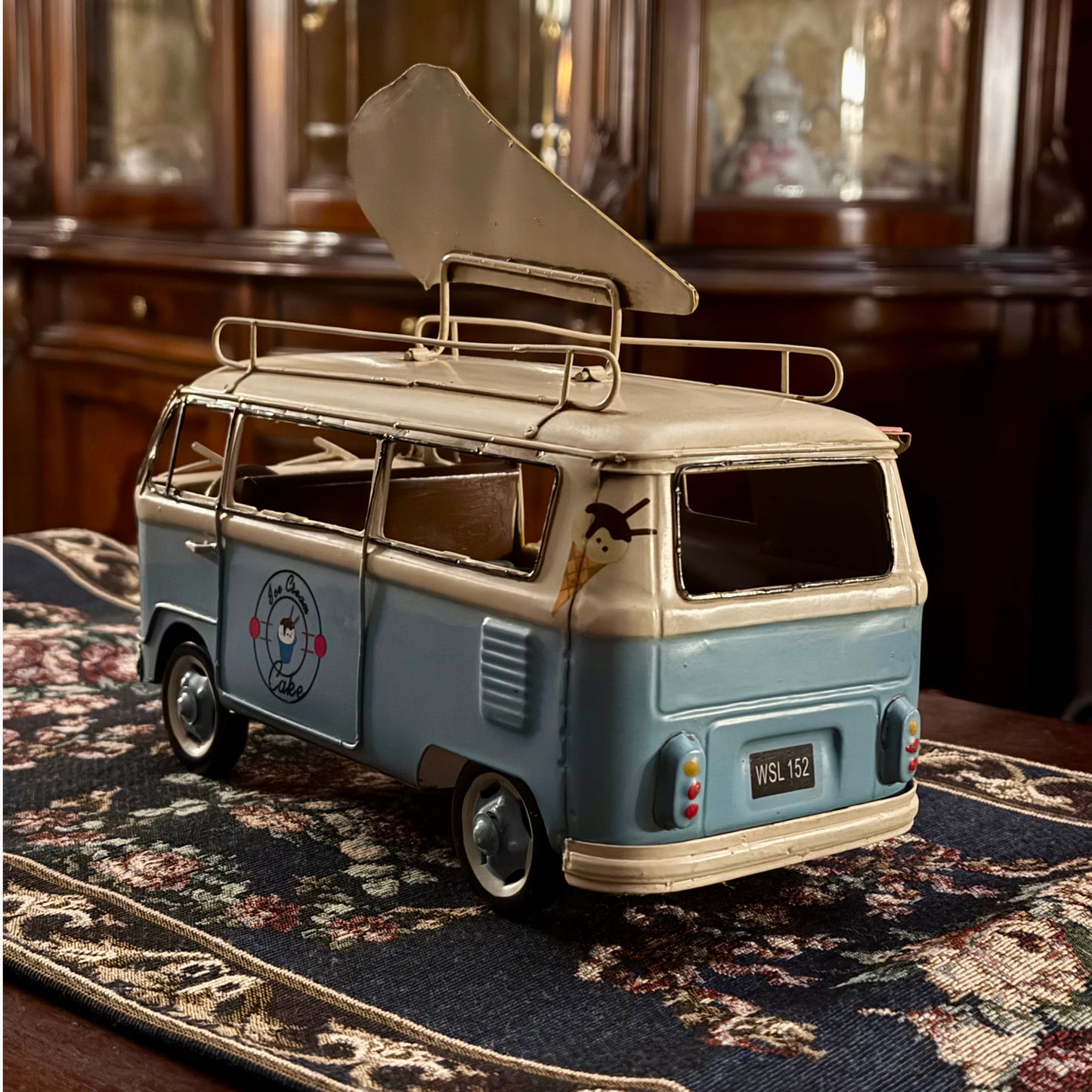 مجسم حافلة ايس كريم فنتج