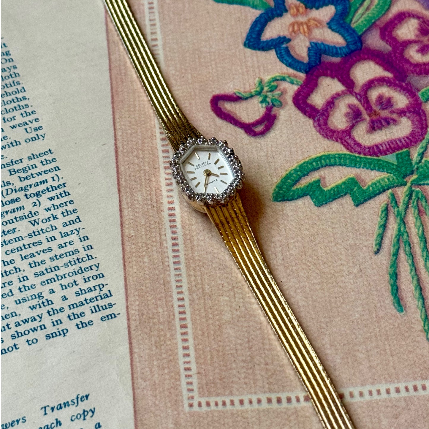 ساعة نسائية gruen