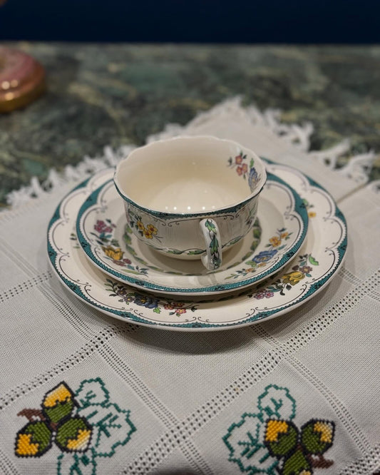 طقم كوب وصحن انجليزي