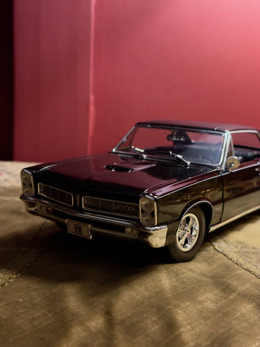 مجسم سيارة pontiac