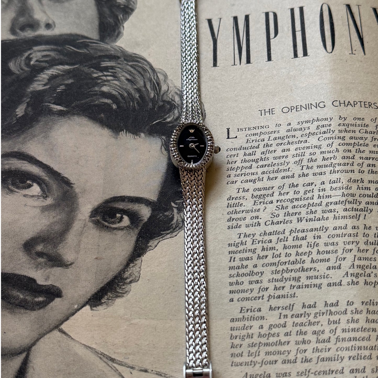 ساعة نسائية JJ