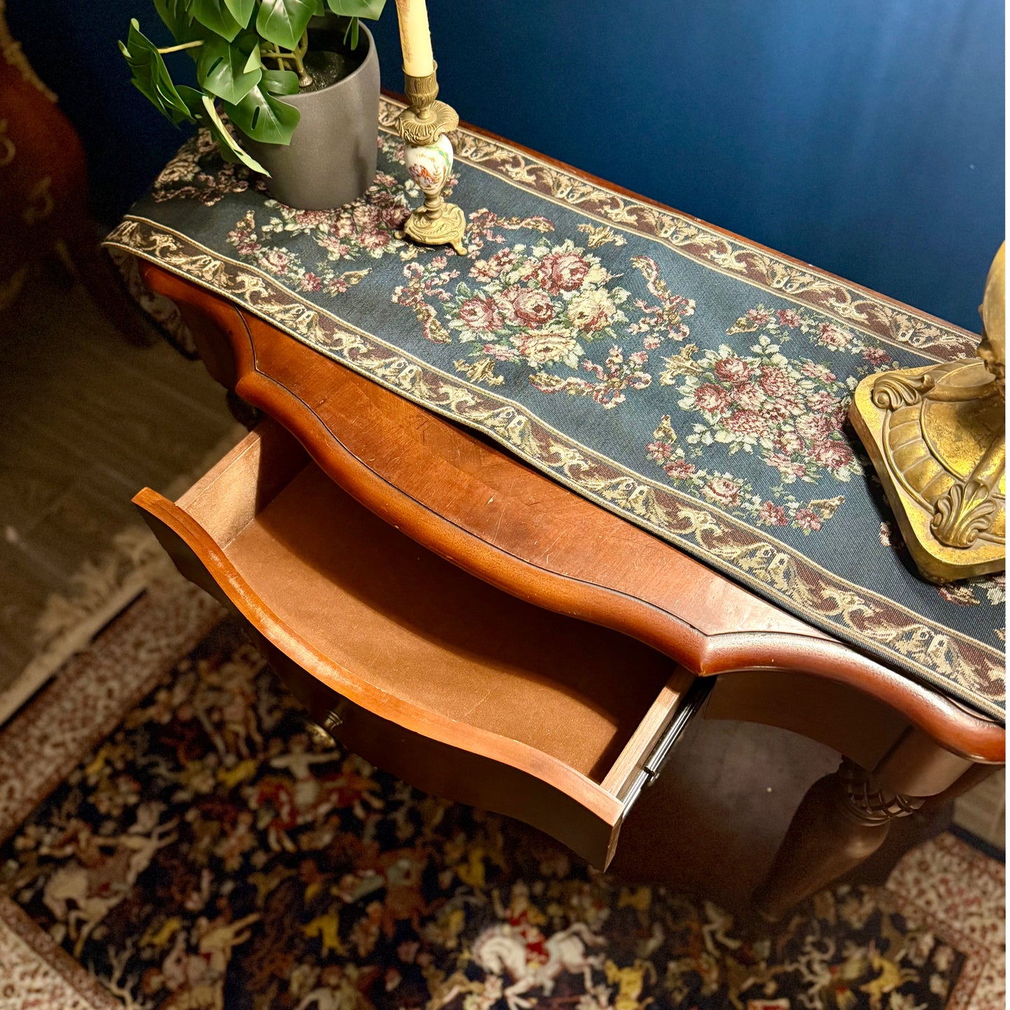 كونسول خشبي فنتج