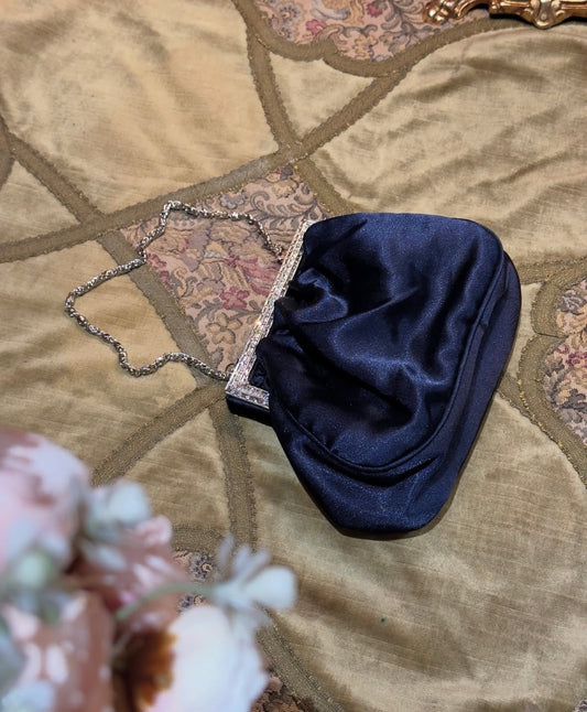 شنطة نسائية ساتان