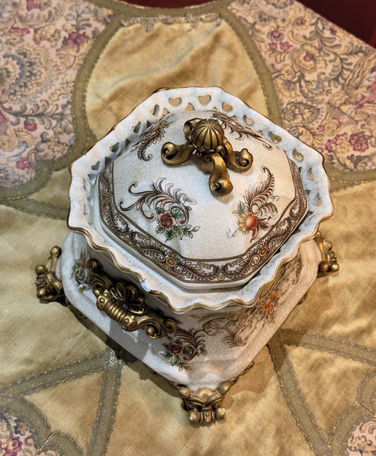 صندوق بورسلان مزخرف