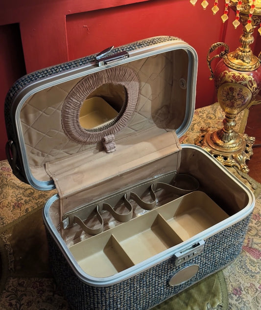 حقيبة تجميل فنتج