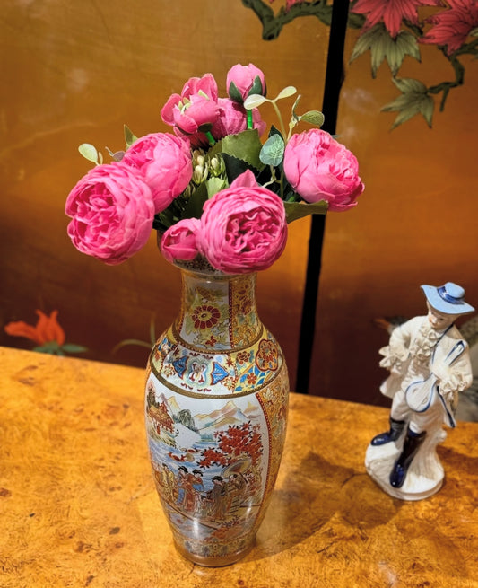 فازة يابانية عتيقة