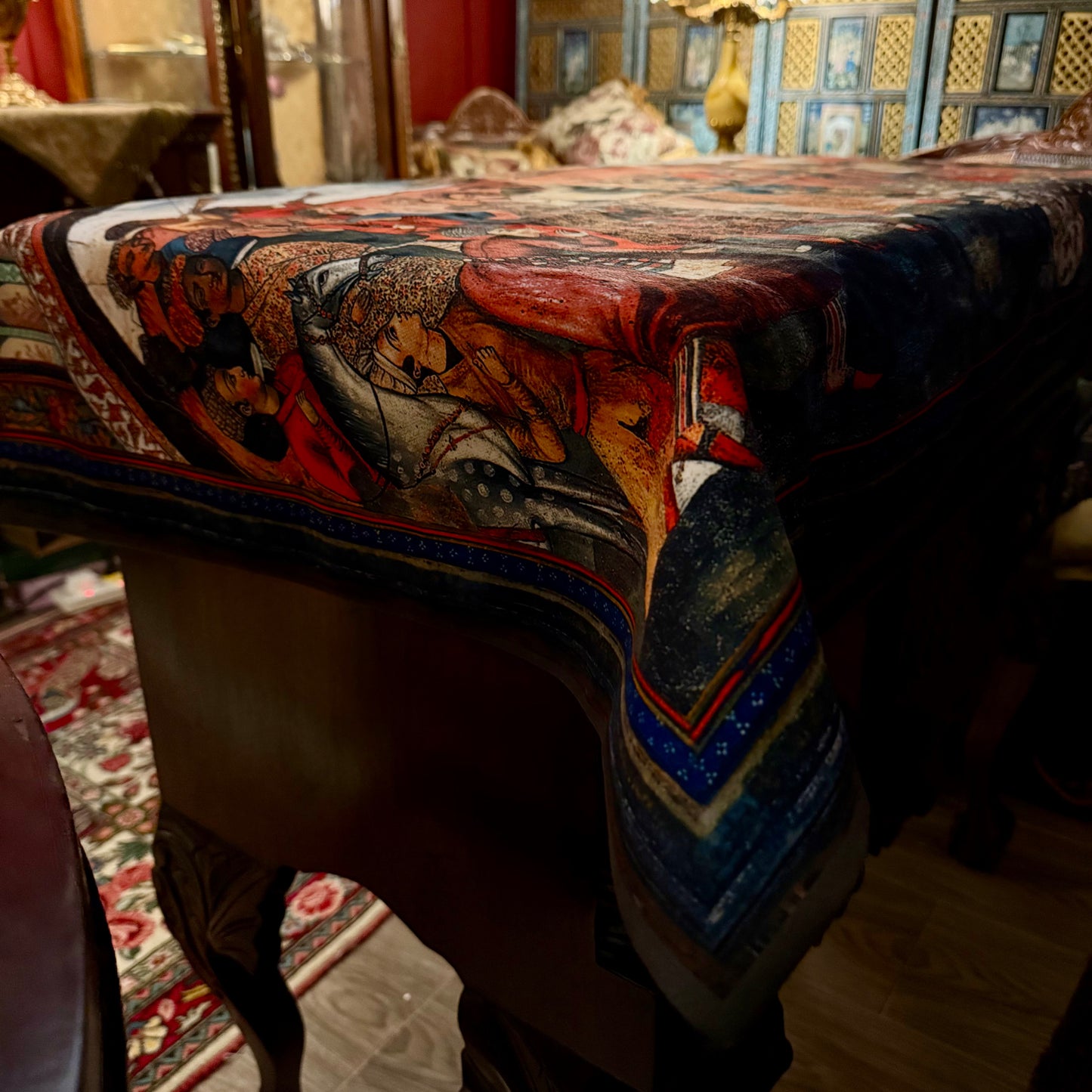 مفرش ايراني بطابع تراثي