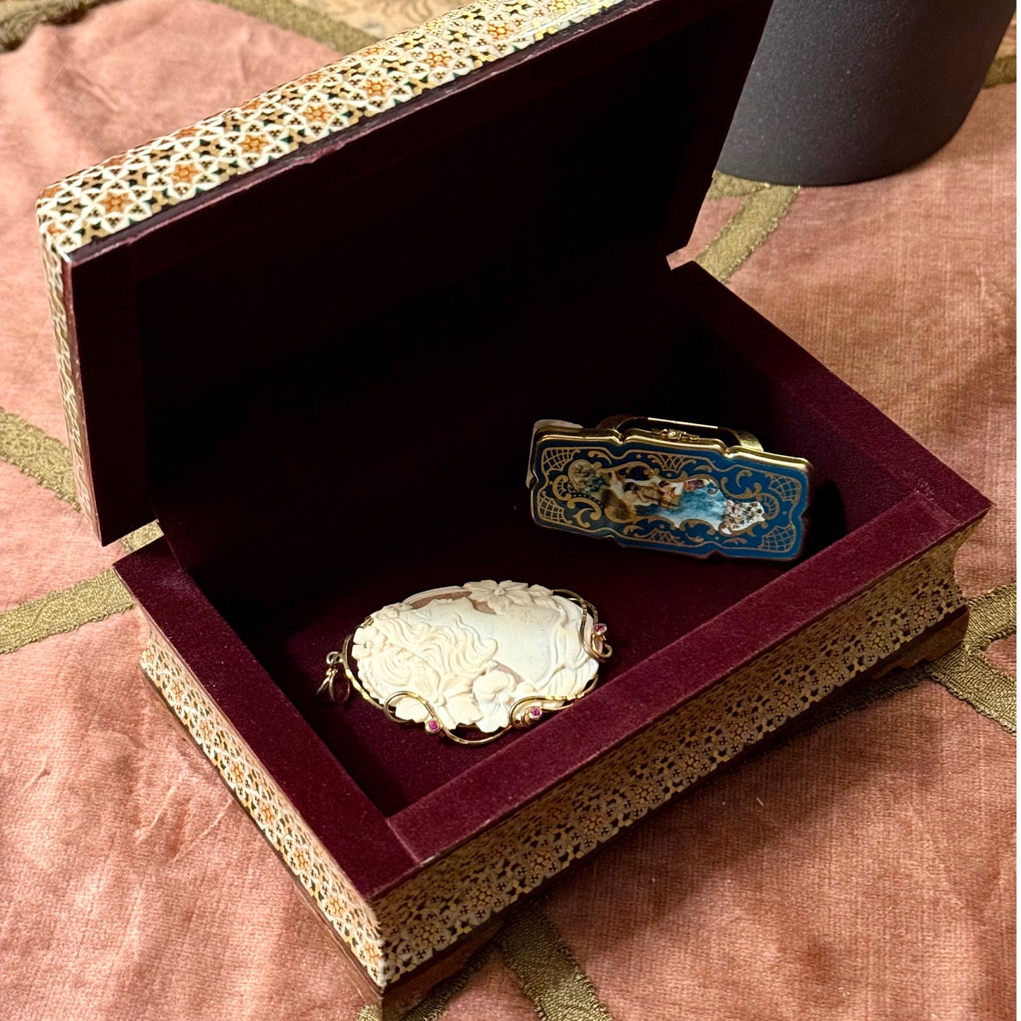 صندوق خشبي ايراني