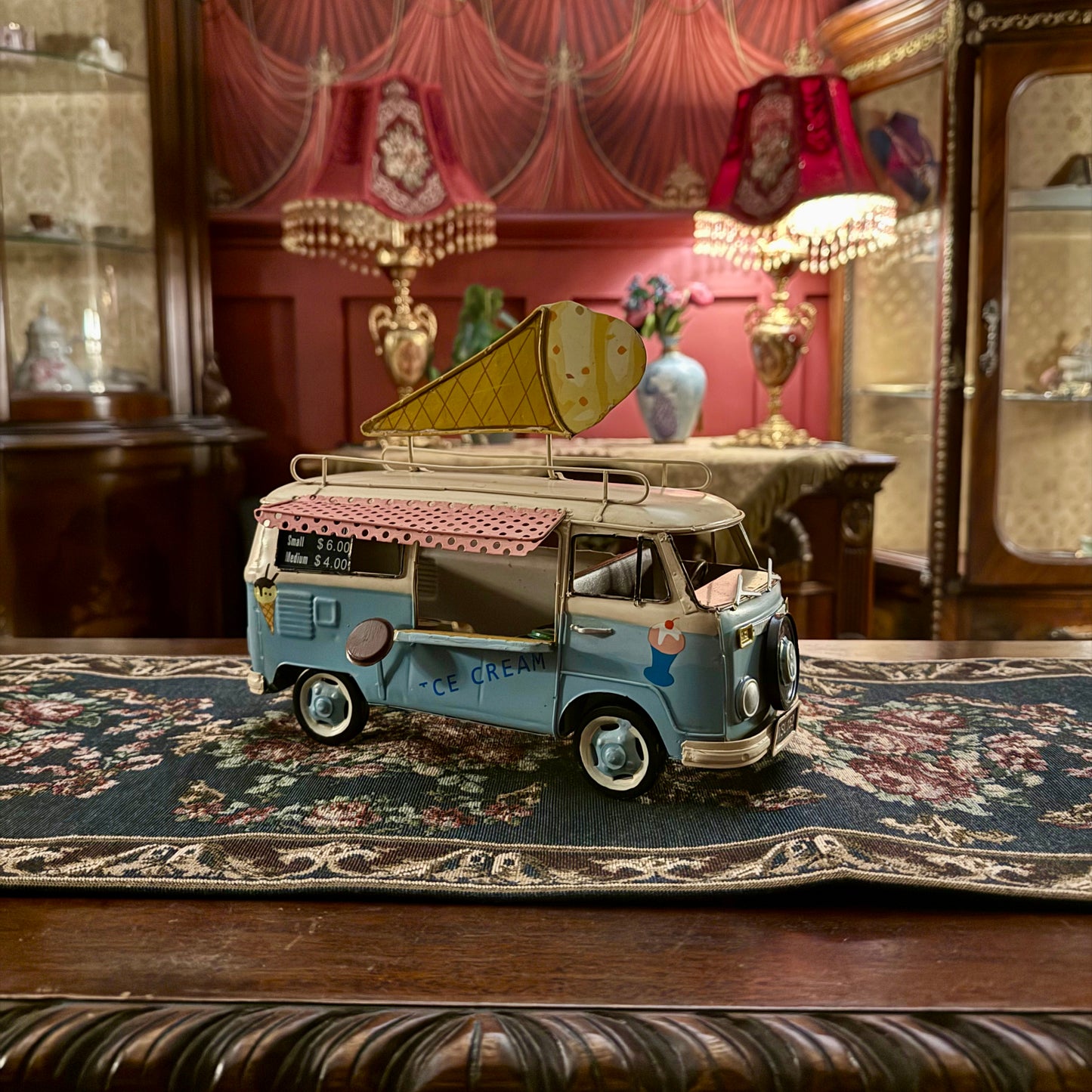 مجسم حافلة ايس كريم فنتج