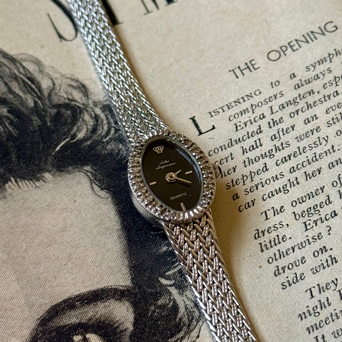 ساعة نسائية JJ