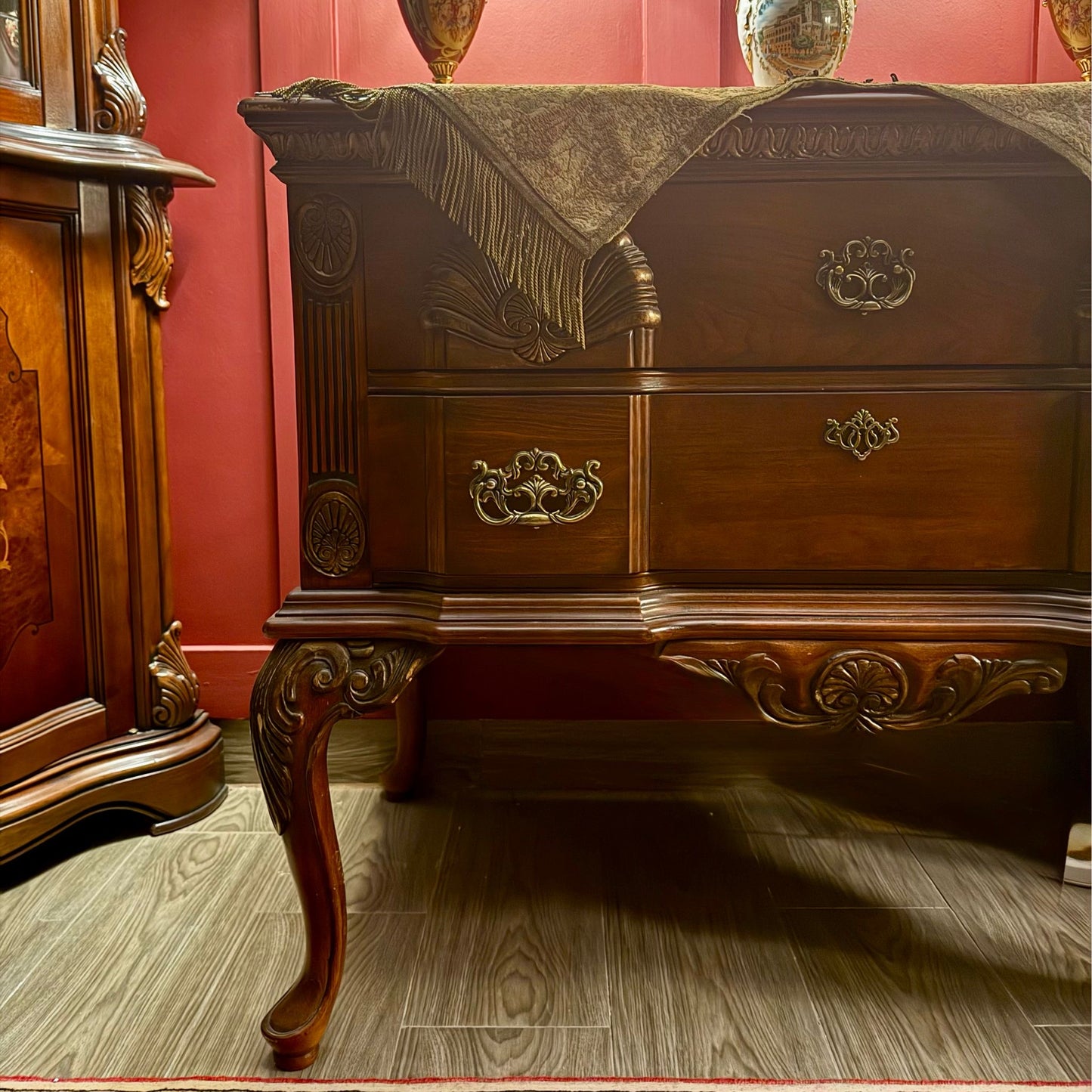 كونسول خشبي كبير