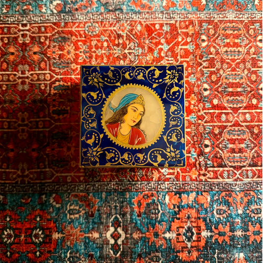 علبة ايرانية من المرمر