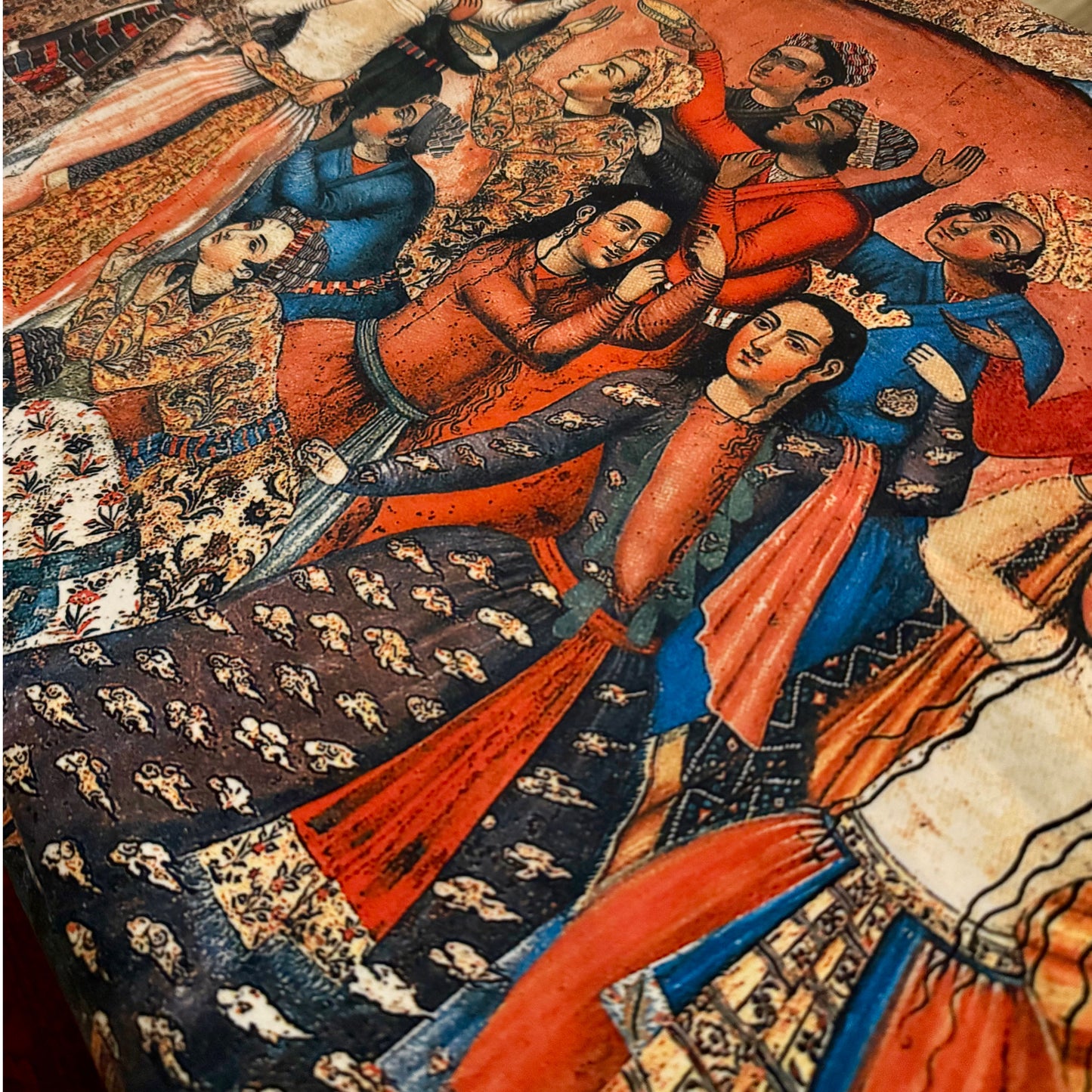 مفرش ايراني بطابع تراثي