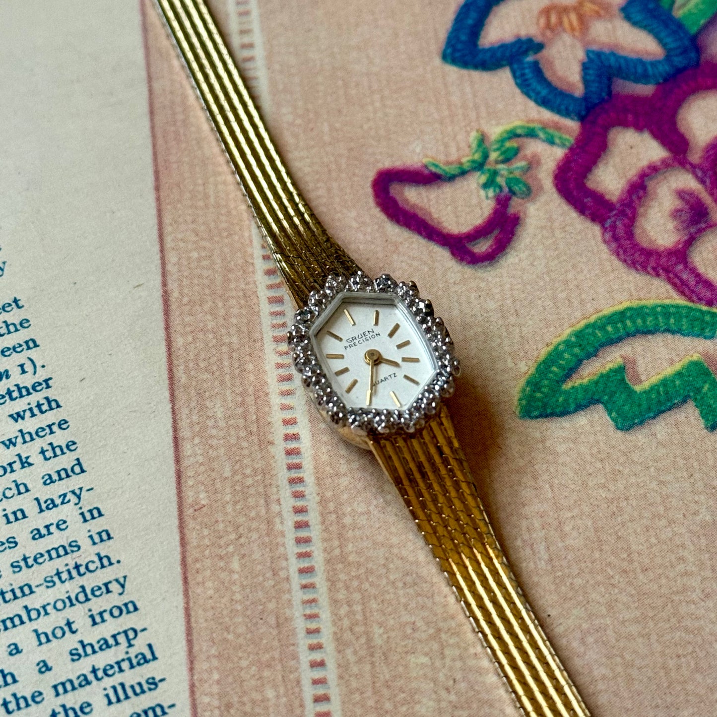 ساعة نسائية gruen