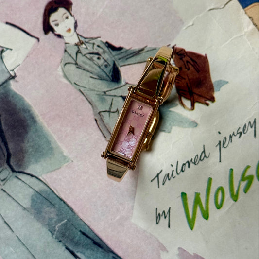 ساعة نسائية فنتج Gucci
