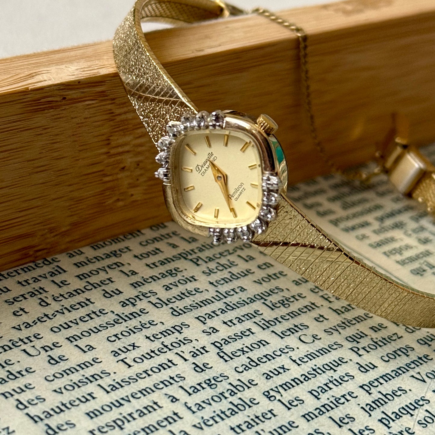 ساعة نسائية deauville