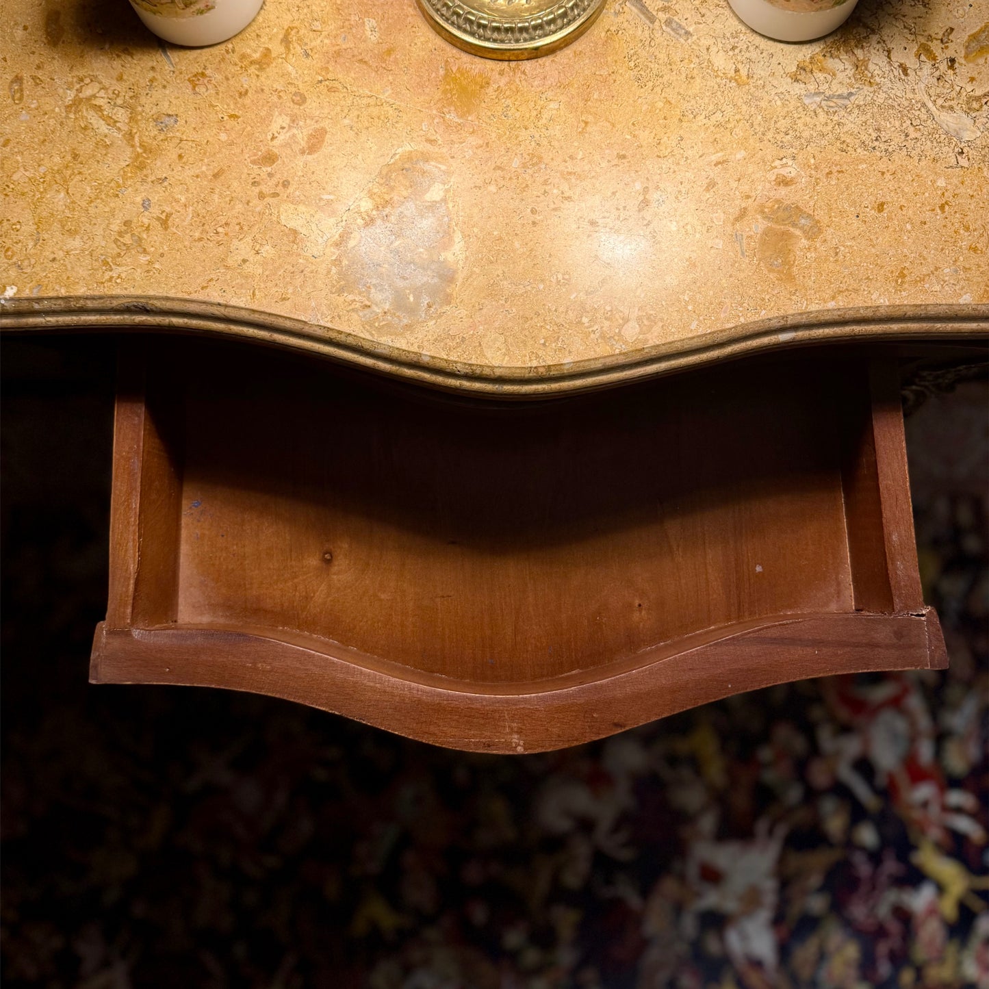 طاولة جانبية فنتج