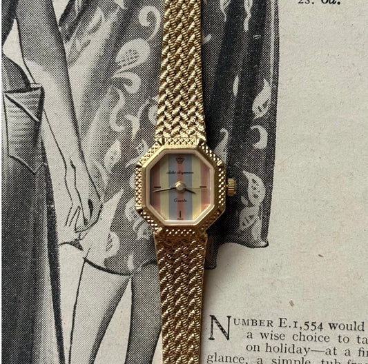 ساعة نسائية JJ