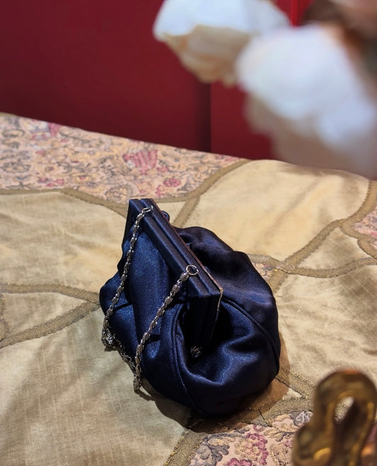 شنطة نسائية ساتان