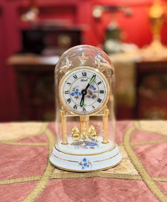 ساعة بندول مكتبية