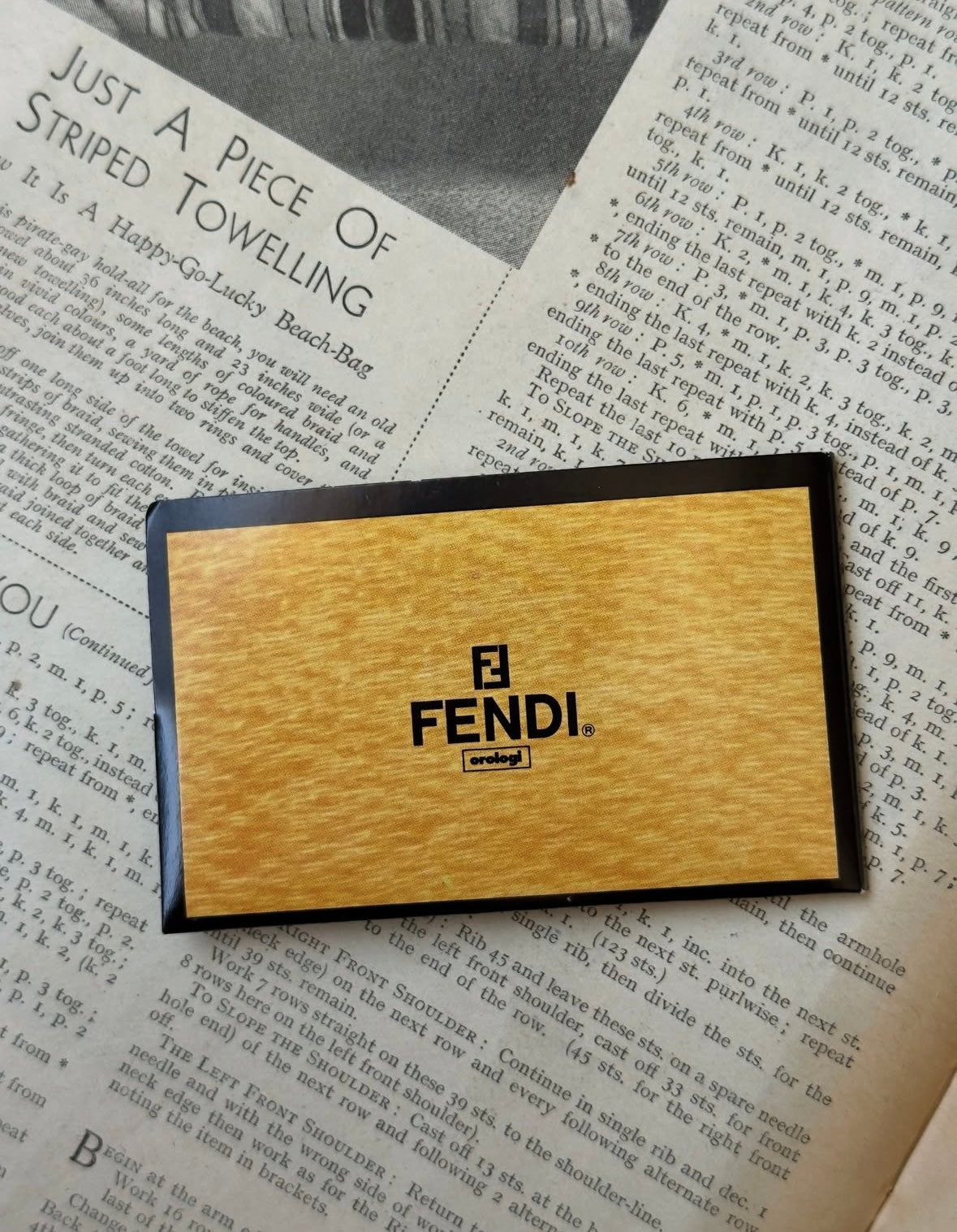 ساعة نسائية فنتج Fendi