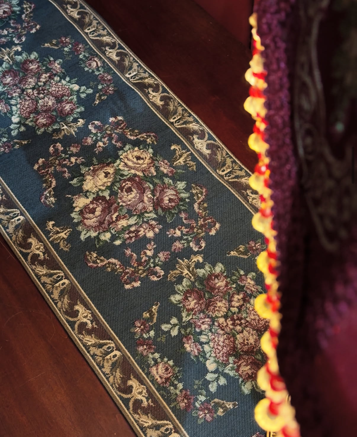 مفرش طاولة tapestry