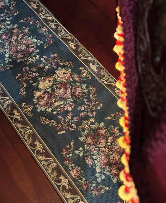 مفرش طاولة tapestry
