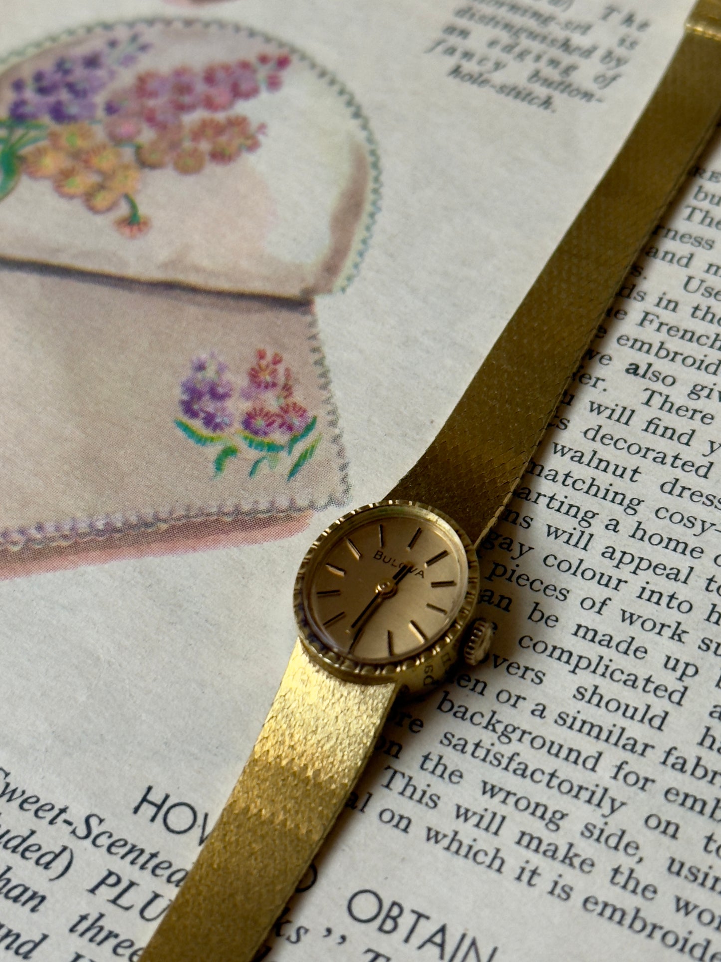 ساعة نسائية Bulova