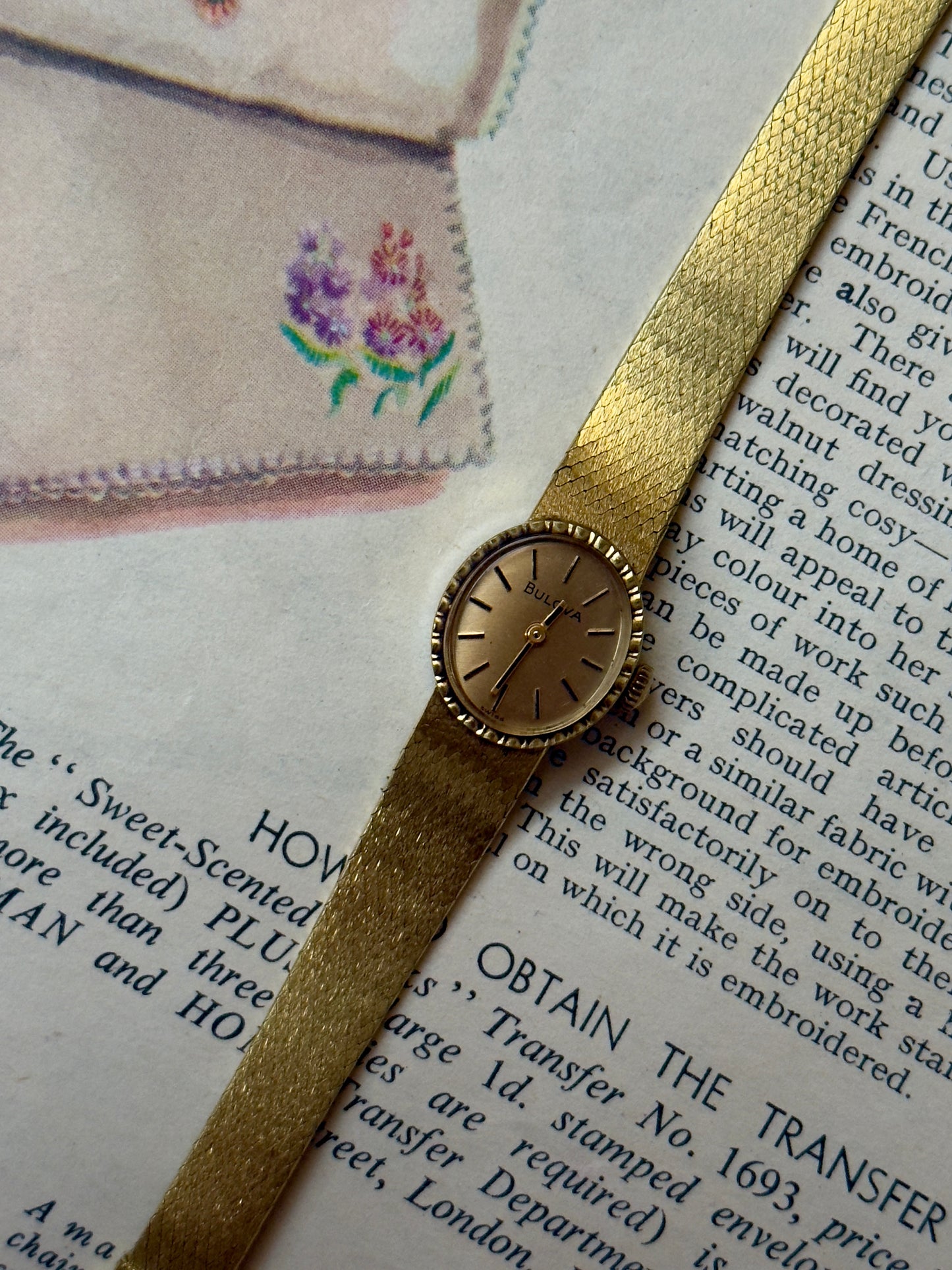 ساعة نسائية Bulova